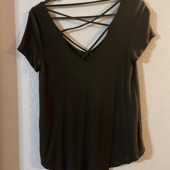 T-Shirt - Picture 2 of 3